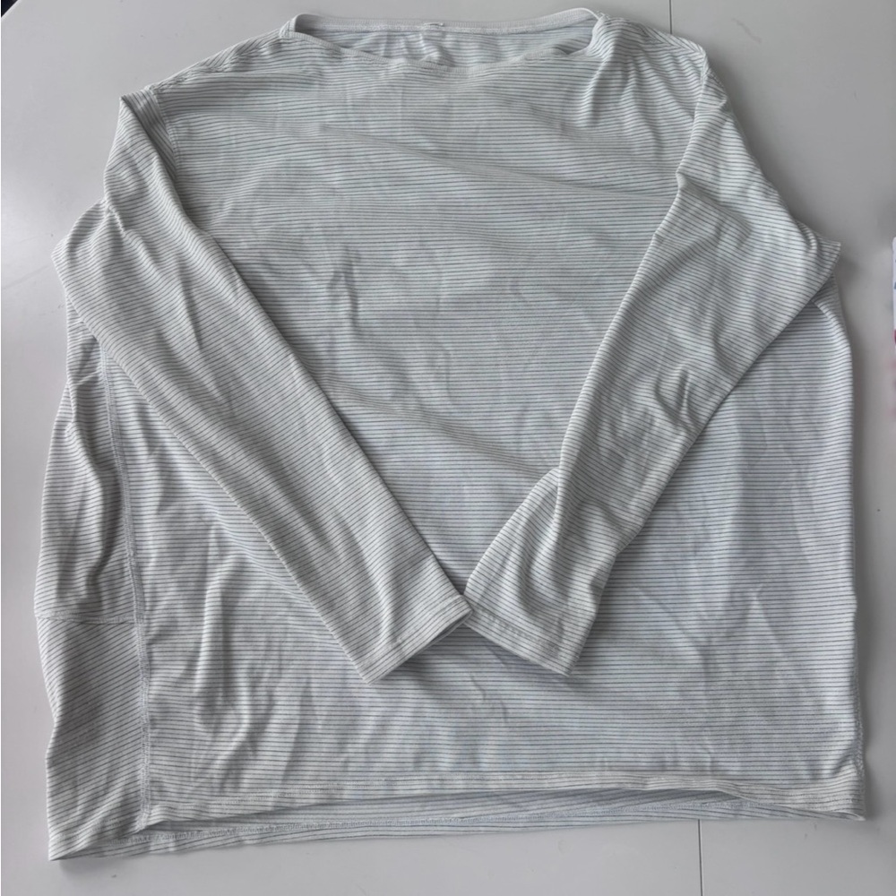 Lululemon Athletica women’s Back in Action tee size 8 white striped